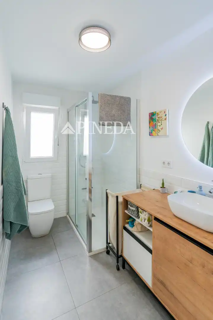 Badezimmer von Wohnung zum Verkauf in Puçol mit Klimaanlage und Balkon
