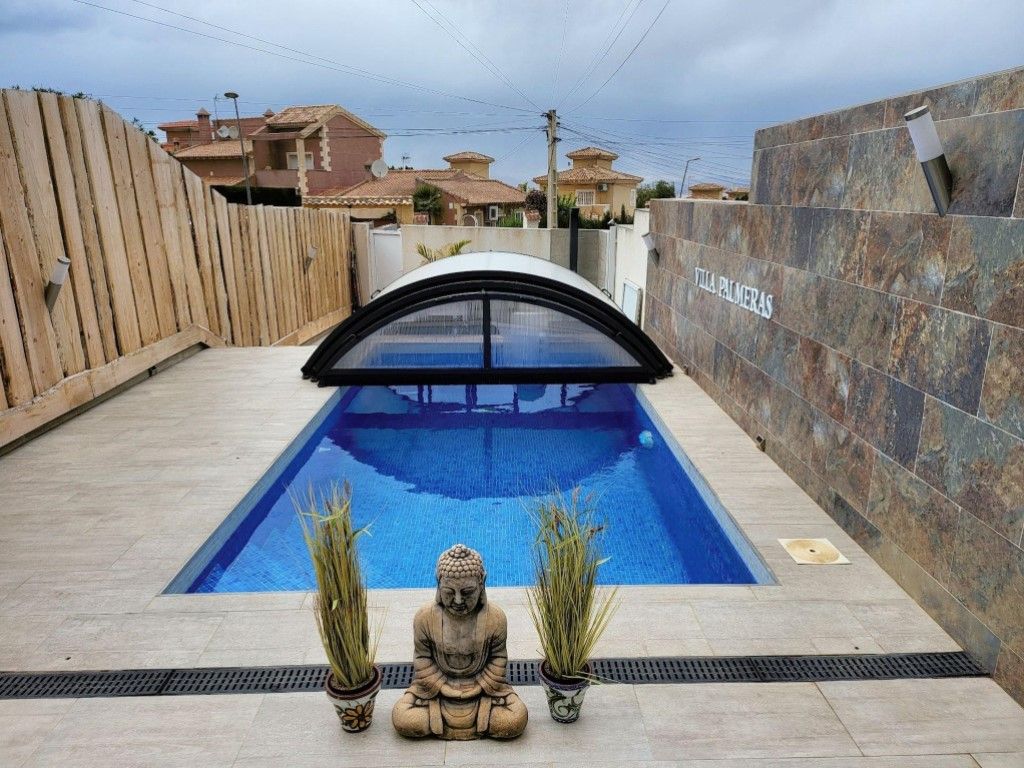 Swimming pool of Single-family semi-detached for sale in Torrevieja  with Air Conditioner, Swimming Pool and Oven