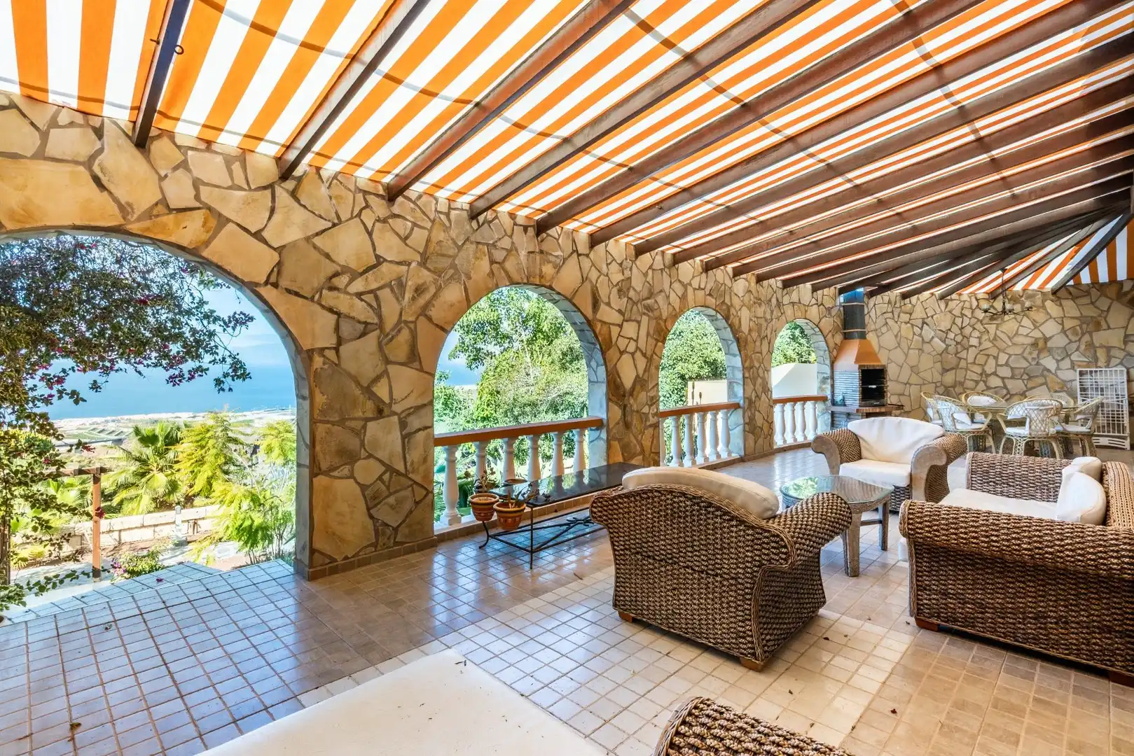 Terrassa de Casa o xalet en venda en Guía de Isora amb Aire condicionat, Jardí privat i Terrassa