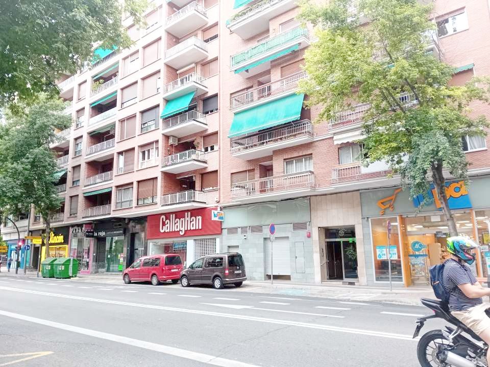 Vista exterior de Local de lloguer en  Logroño