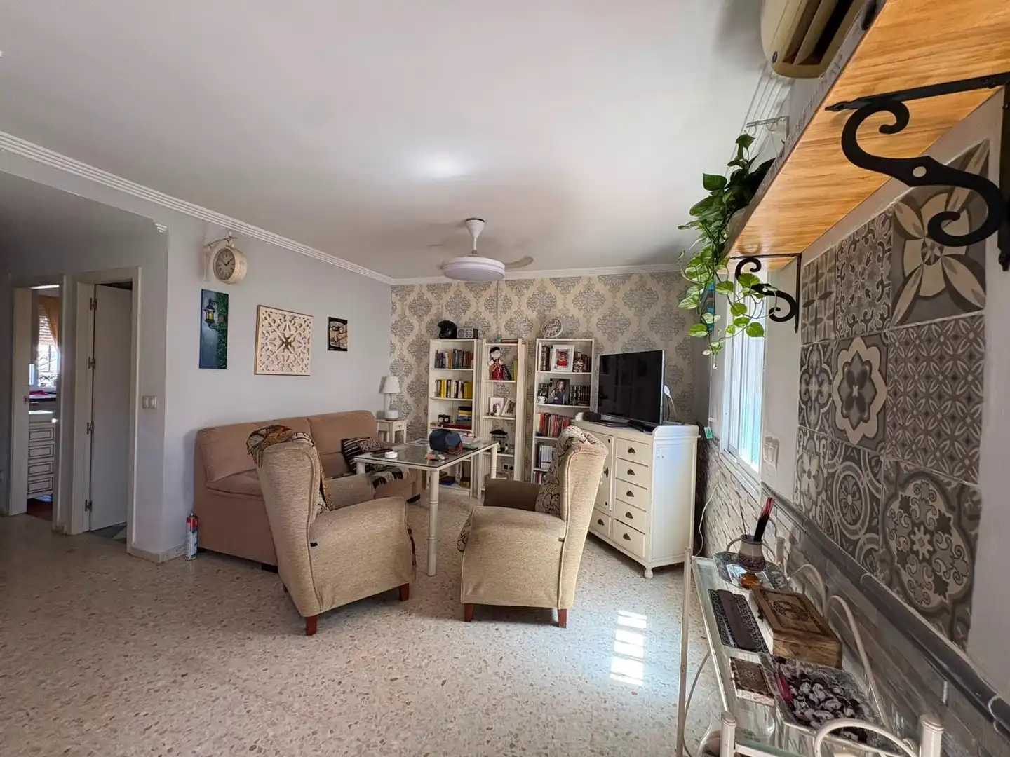 Sala de estar de Casa adosada en venta en Bollullos de la Mitación con Aire acondicionado y Trastero