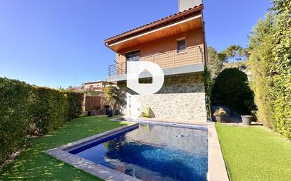 Swimming pool of House or chalet for sale in Sant Esteve Sesrovires  with Air Conditioner, Heating and Private garden