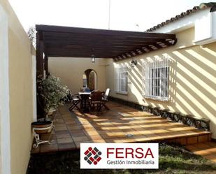 Terrassa de Casa o xalet en venda en Rota amb Aire condicionat, Jardí privat i Traster