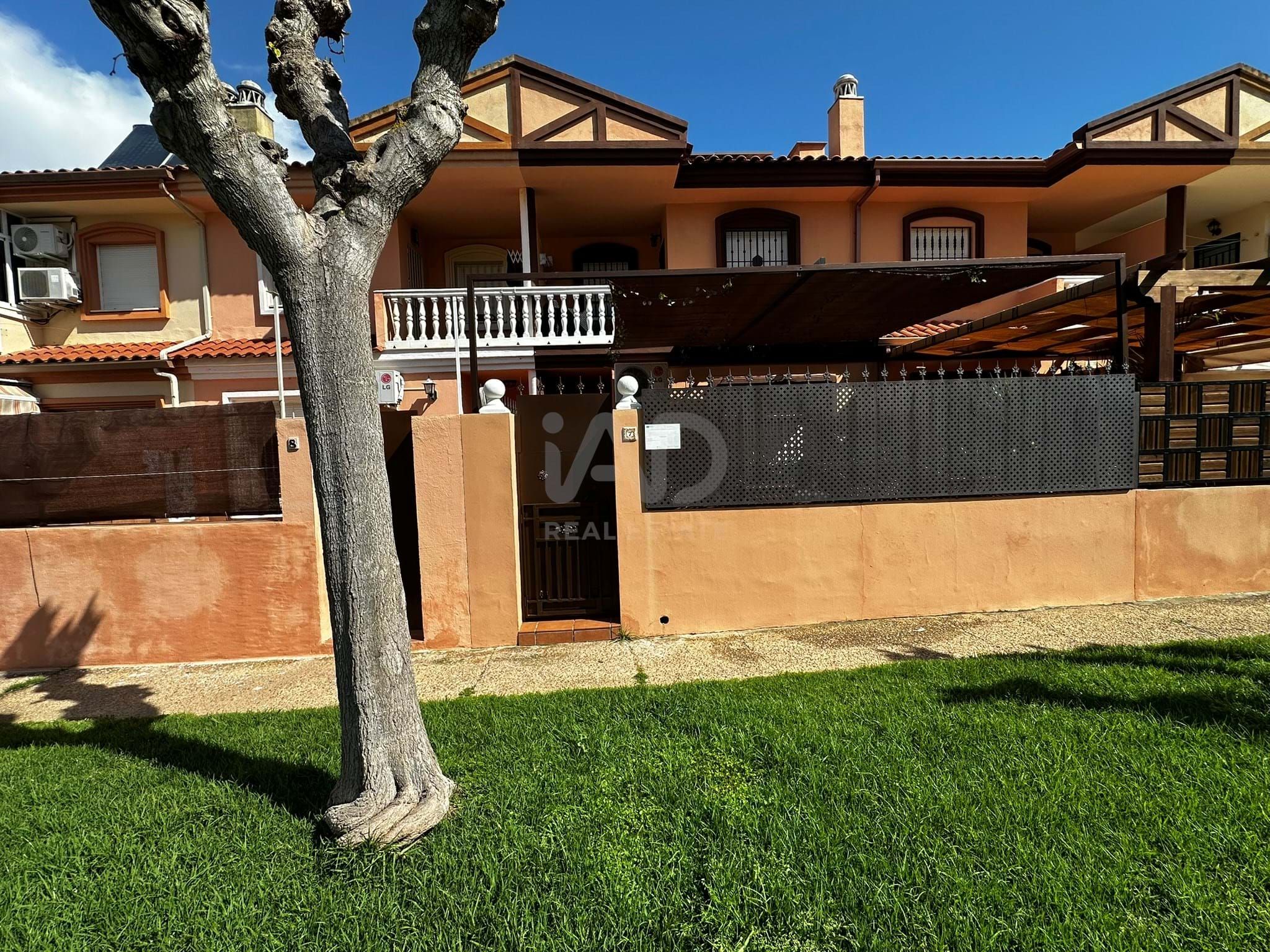 Vista exterior de Casa o chalet en venta en Lepe con Terraza