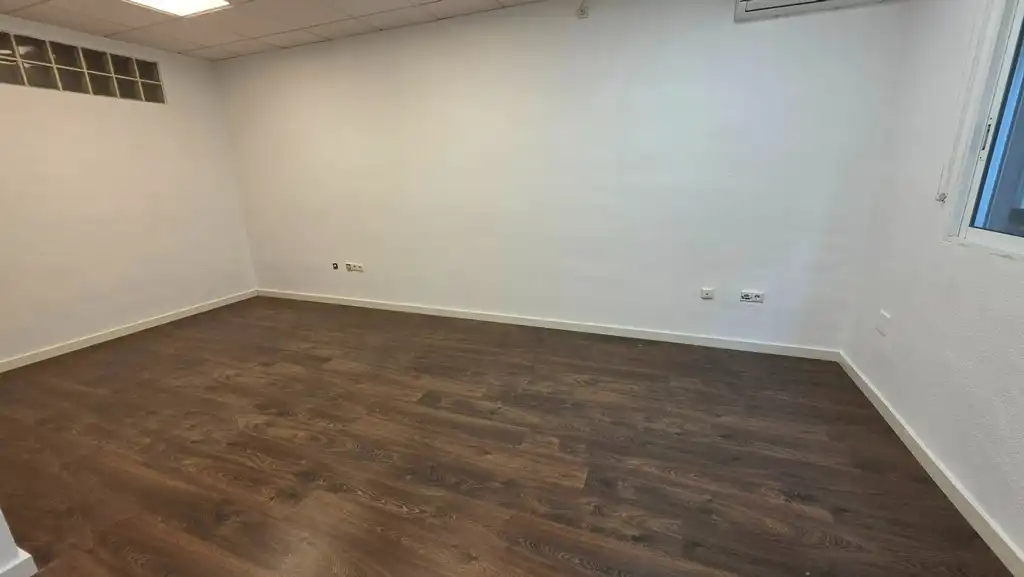 Office for rent in Murcia  with Air Conditioner