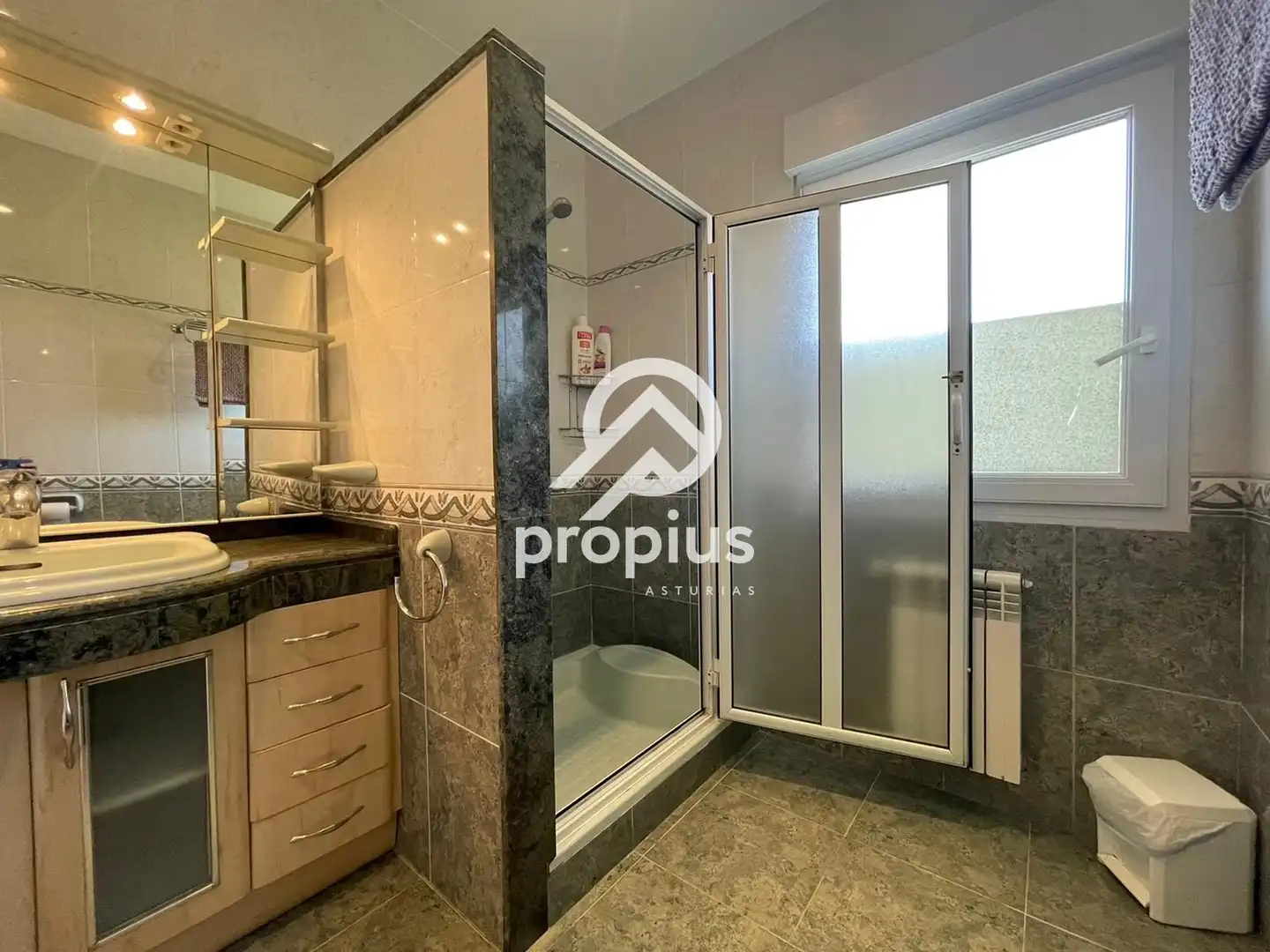 Bathroom of Houses for sale in Llanes  with Heating, Private garden and Terrace