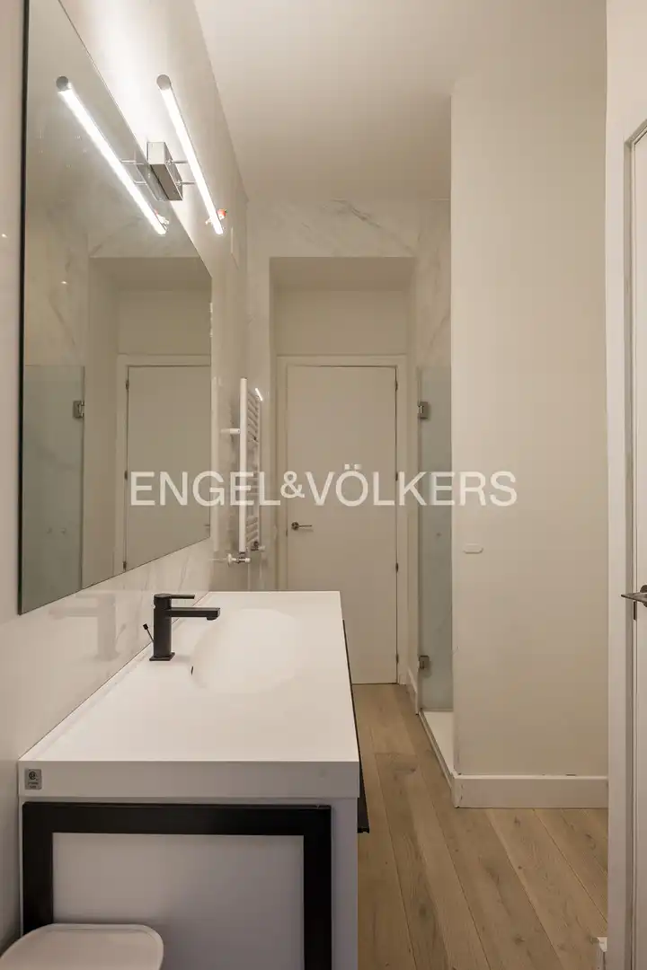 Baño de Piso en venta en Madrid con Aire acondicionado y Calefacción