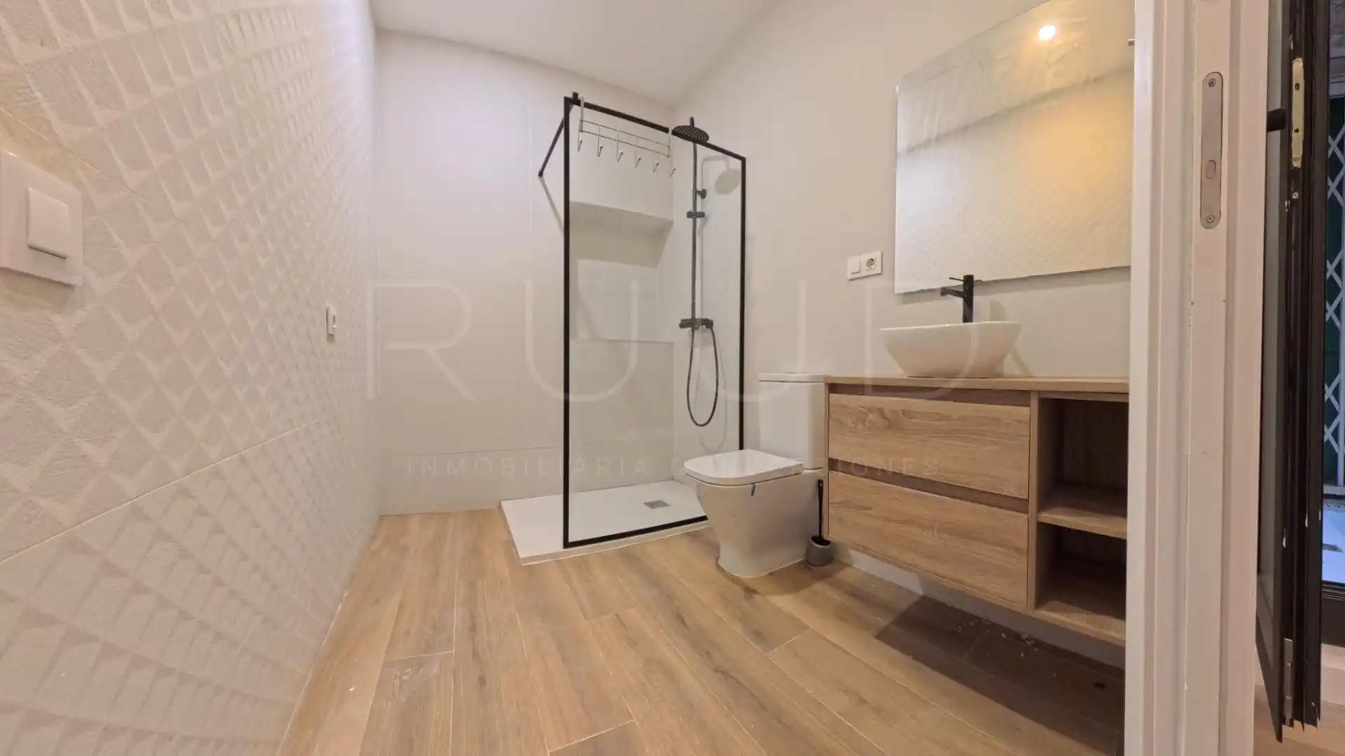 Badezimmer von Wohnung zur Miete in Centre Vila 