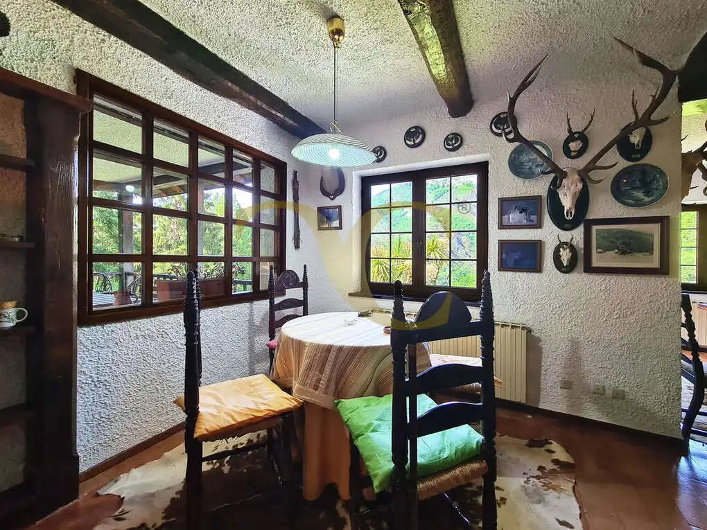 Comedor de Casa o chalet en venta en Caso con Calefacción, Jardín privado y Terraza