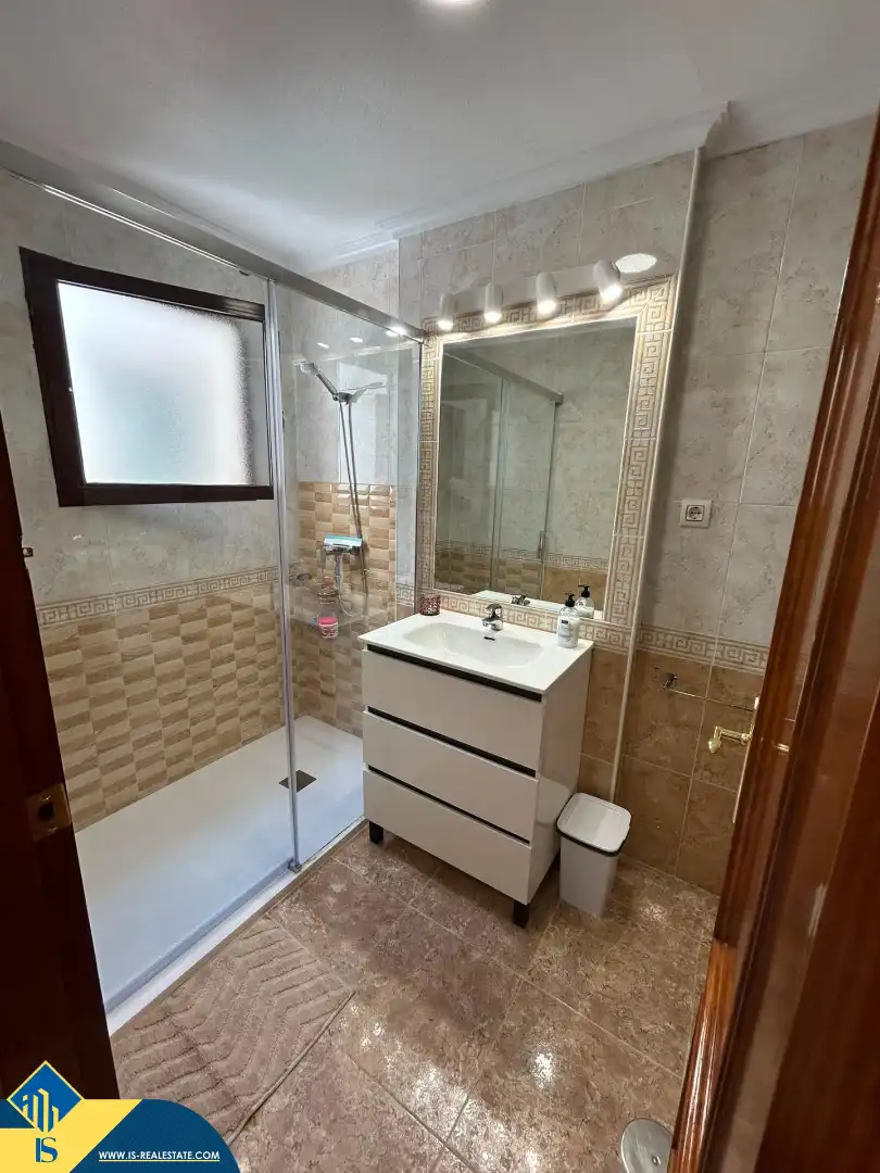 Bathroom of Flat for sale in Orihuela  with Terrace, Furnished and Oven