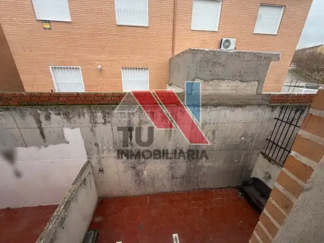 Terrassa de Casa o xalet en venda en Otero amb Calefacció, Jardí privat i Balcó