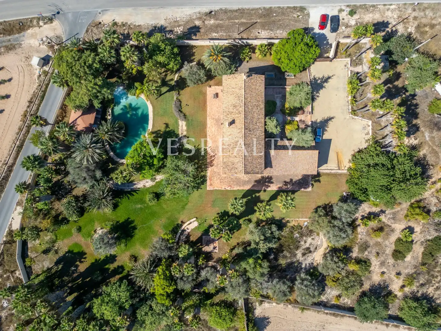 Vista exterior de Casa o xalet en venda en Elche / Elx amb Aire condicionat, Calefacció i Jardí privat