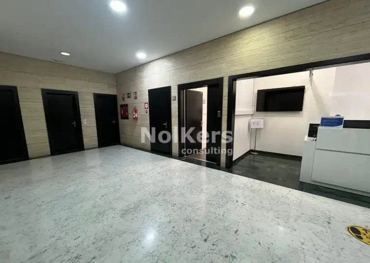 Office space with lift to rent in Almeda - El Corte Inglés, imagen 7
