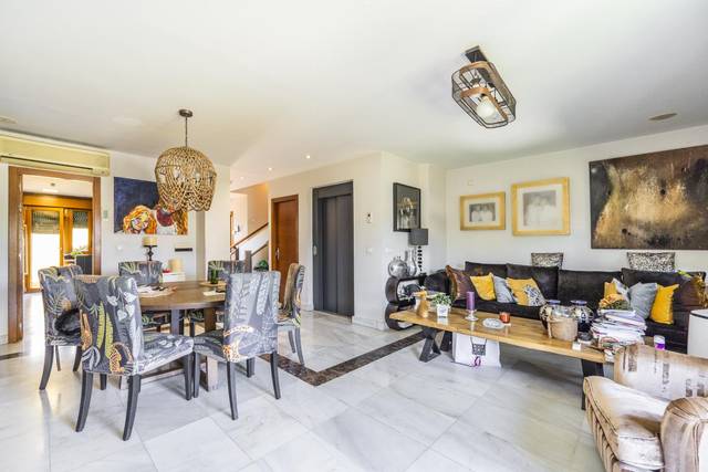 Casa adosada en Venta en C. Gutiérrez Canales en Canillejas