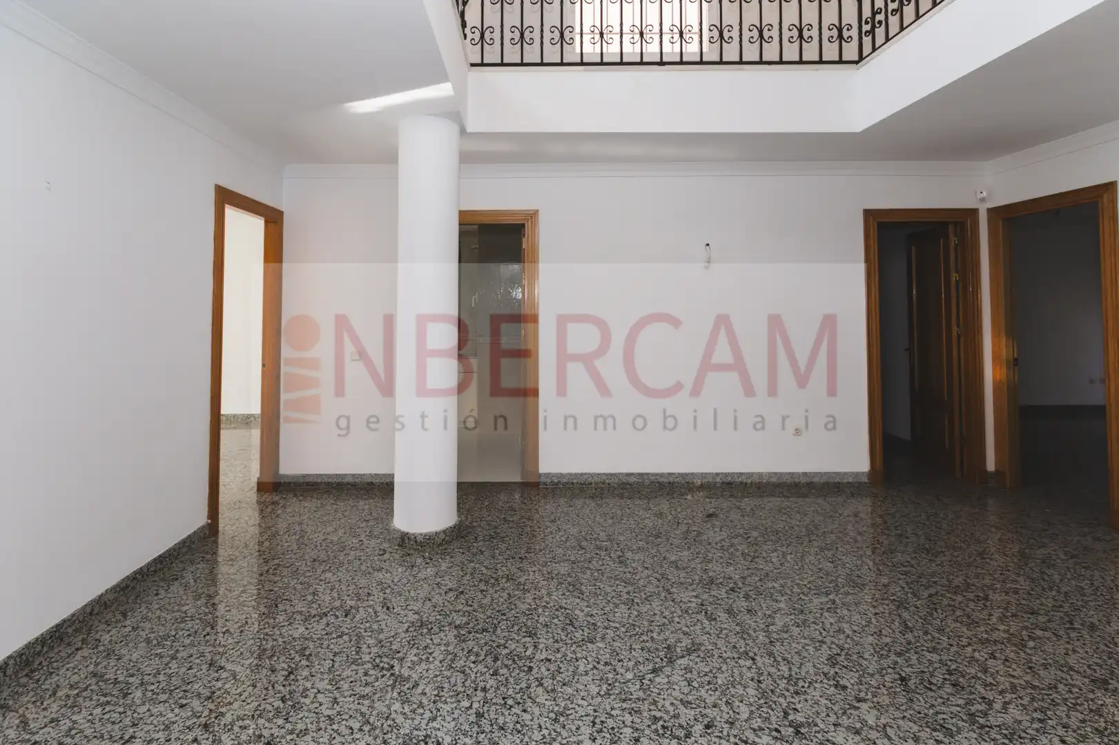 Einfamilien-Reihenhaus zum Verkauf in El Ejido mit Privatgarten, Terrasse und Balkon