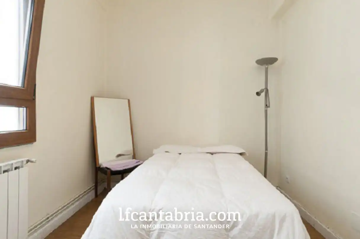 Schlafzimmer von Wohnung zum Verkauf in Santander mit Heizung und Parkett