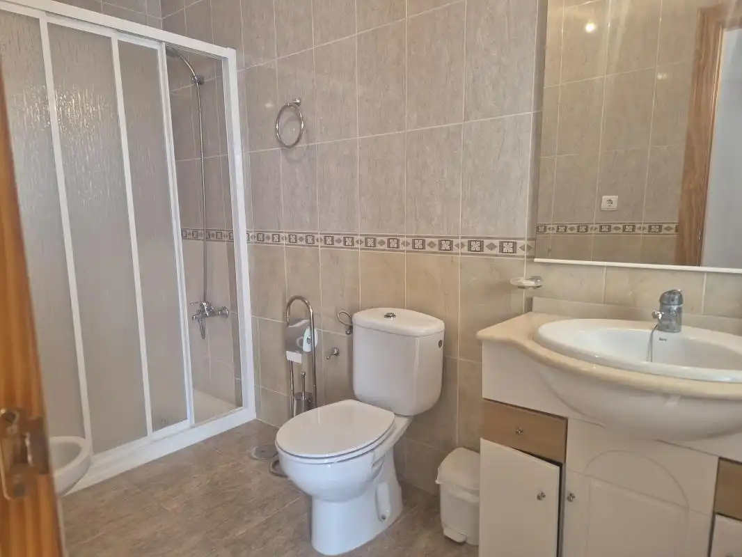 Bany de Casa o xalet en venda en Villanueva de las Torres amb Aire condicionat, Calefacció i Terrassa