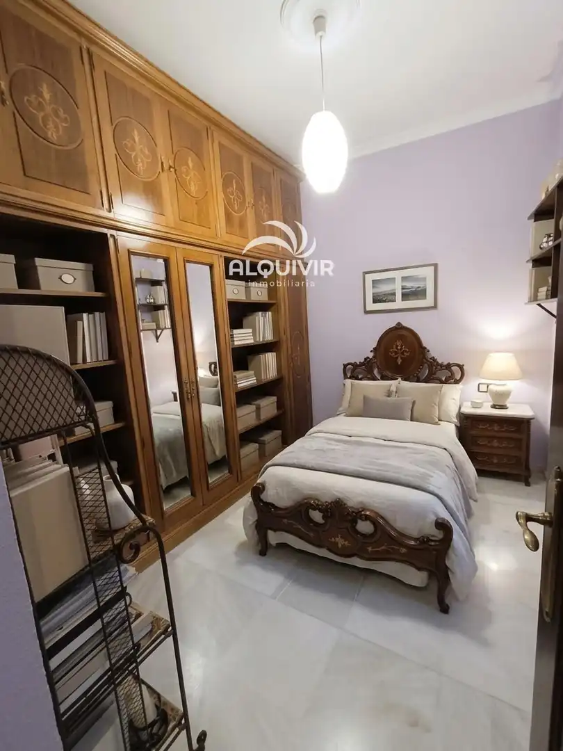Habitación de Edificio en venta en Sevilla