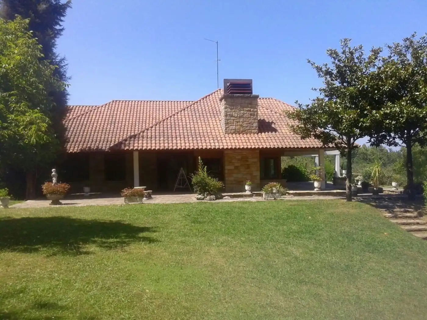Außenansicht von Country house zum Verkauf in Gijón  mit Klimaanlage, Privatgarten und Terrasse