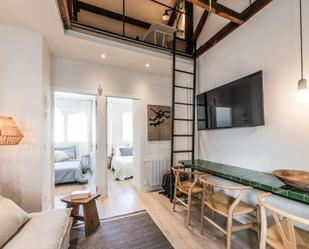 Living room of Flat to rent in  Madrid Capital  with Air Conditioner, Heating and Furnished