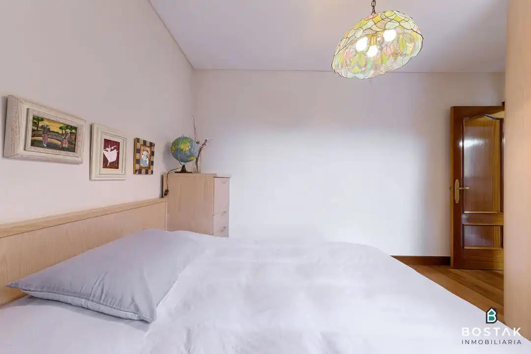 Habitación de Piso en venta en Bilbao  con Calefacción, Trastero y Amueblado