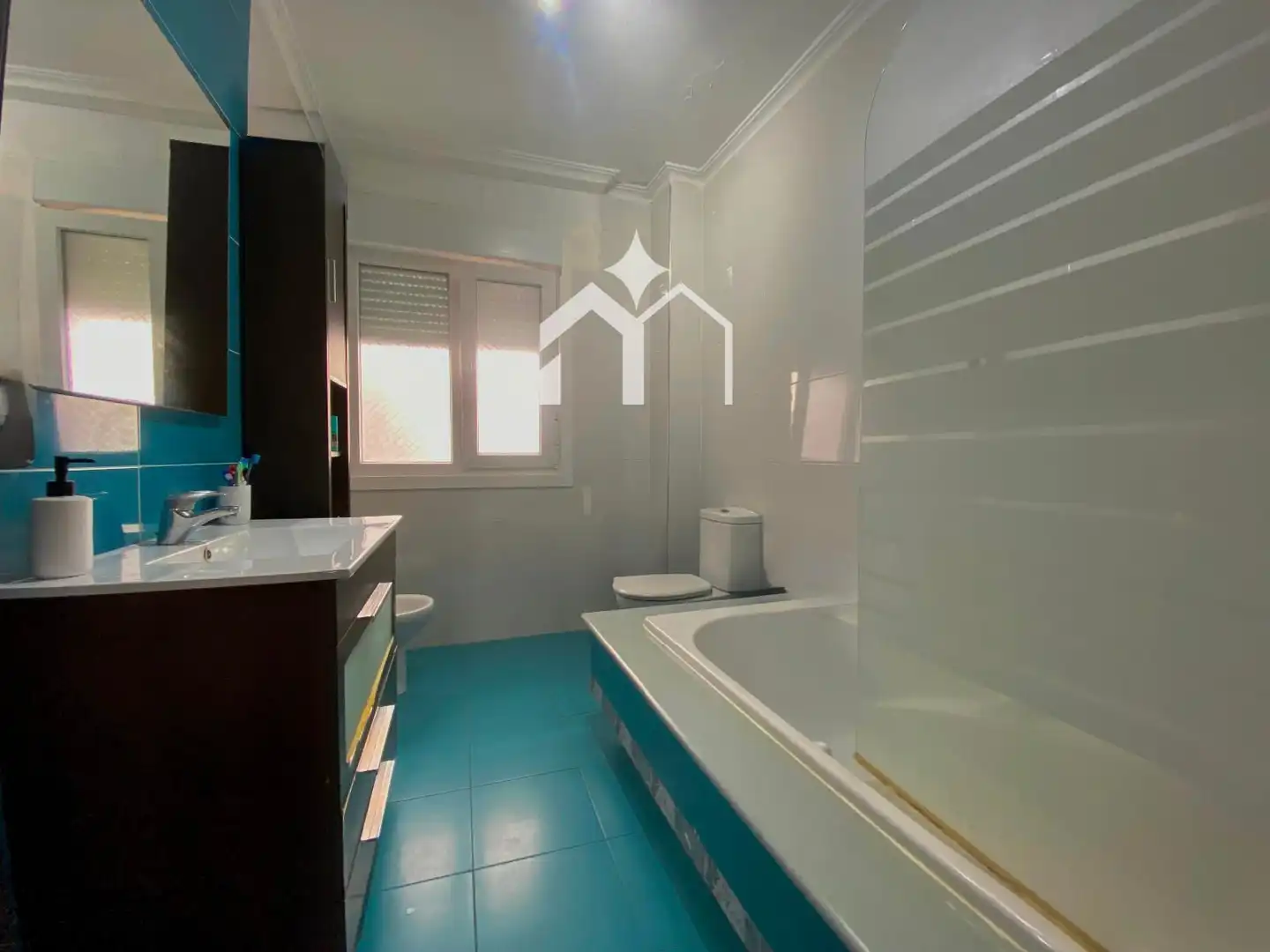 Baño de Piso en venta en Moaña con Terraza, Trastero y Amueblado