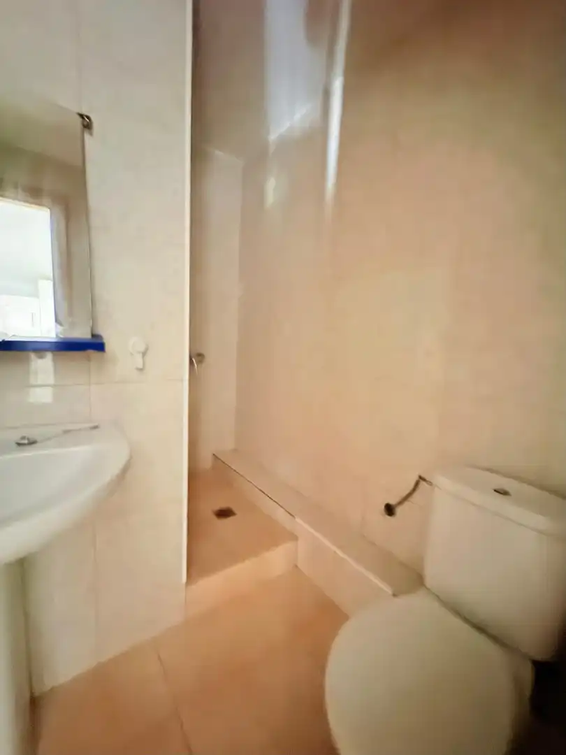 Badezimmer von Büro zum Verkauf in Barcelona