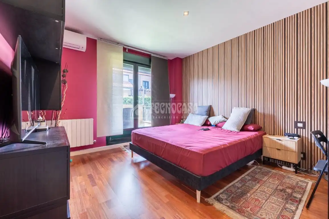 Habitación de Casa adosada en venta en Paracuellos de Jarama con Aire acondicionado, Calefacción y Jardín privado