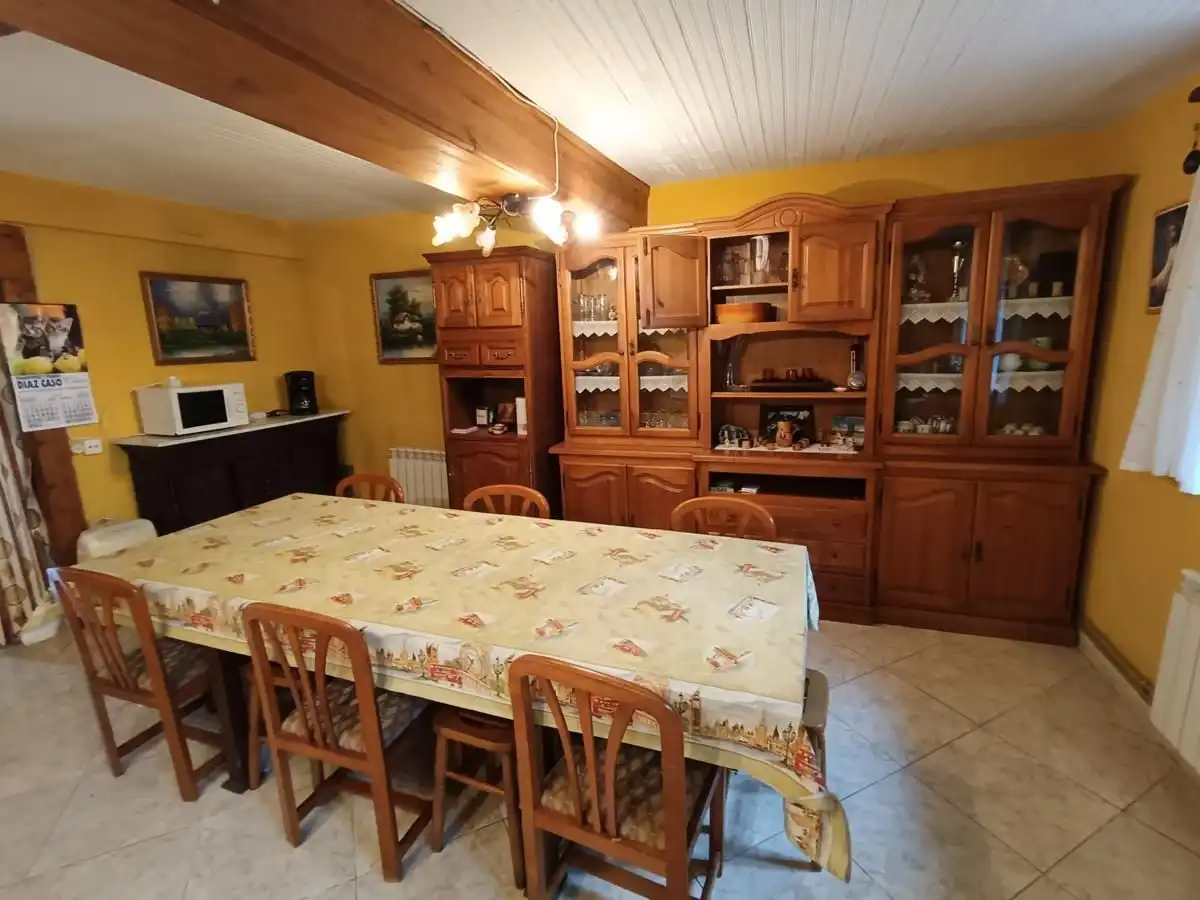 Esszimmer von Einfamilien-Reihenhaus zum Verkauf in Peñamellera Alta mit Heizung, Privatgarten und Terrasse