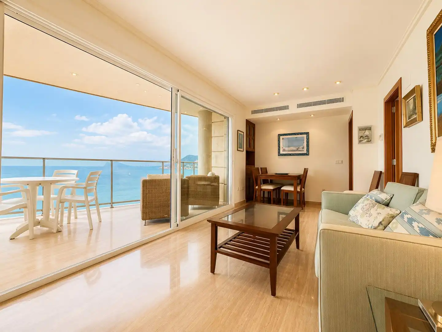 Sala de estar de Apartamento en venta en Calpe / Calp con Aire acondicionado, Calefacción y Jardín privado