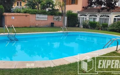 Swimming pool of Single-family semi-detached for sale in Paterna  with Air Conditioner, Heating and Parquet flooring