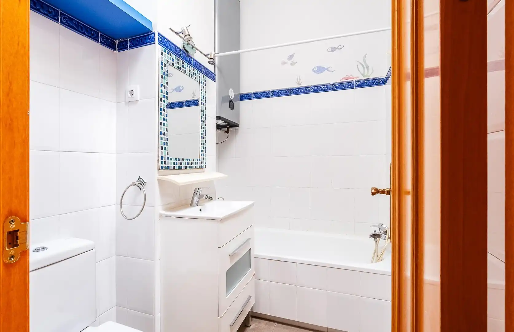 Bathroom of Duplexes for sale in El Escorial  with Heating, Private garden and Parquet flooring