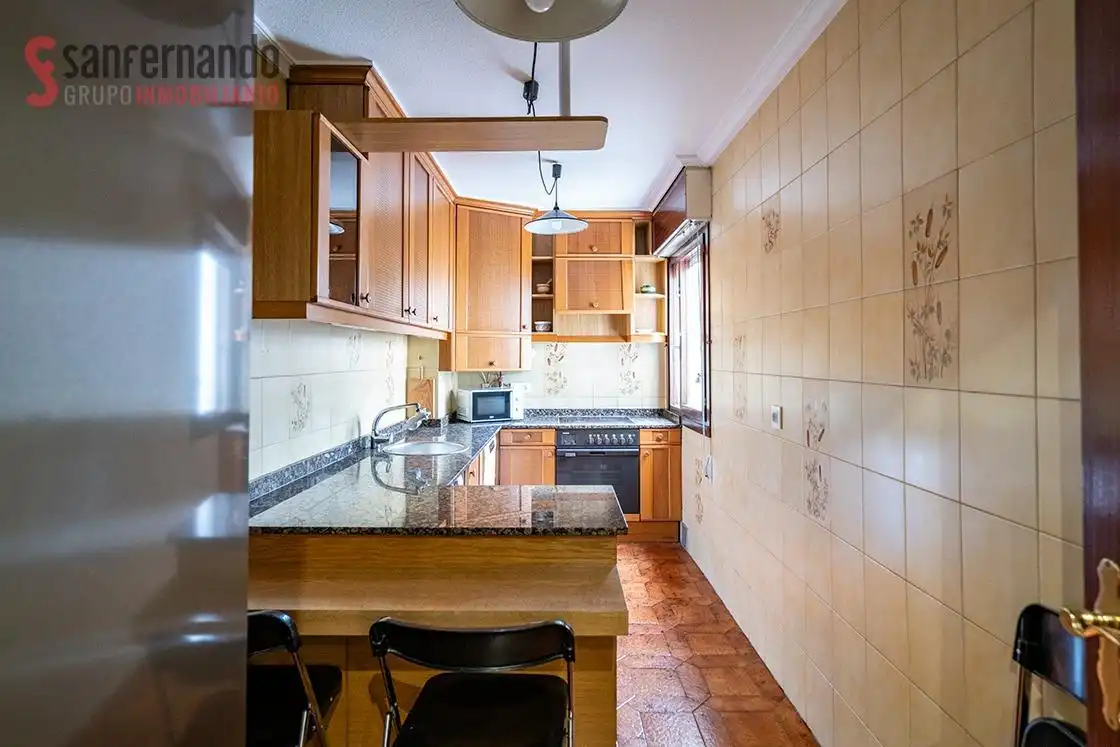Küche von Wohnung zum Verkauf in Santander mit Heizung, Parkett und Abstellraum