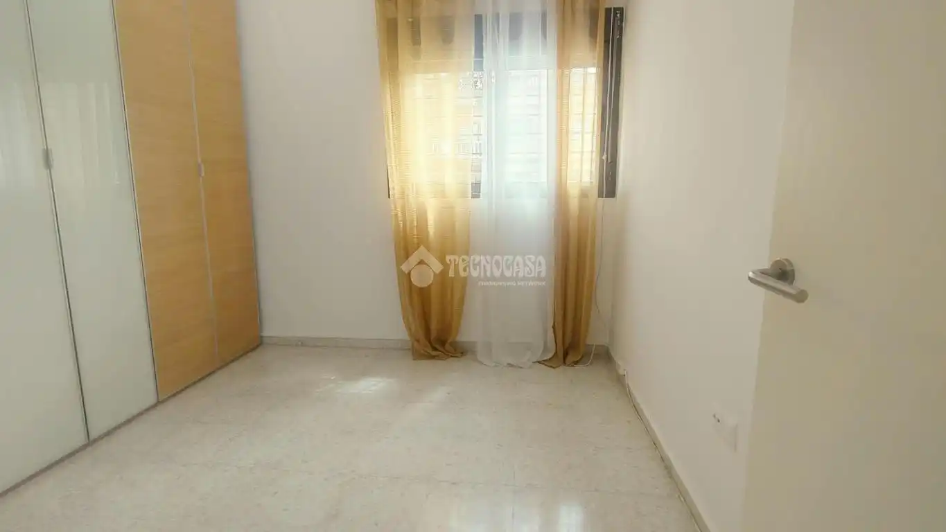 Habitación de Piso en venta en La Rinconada con Aire acondicionado