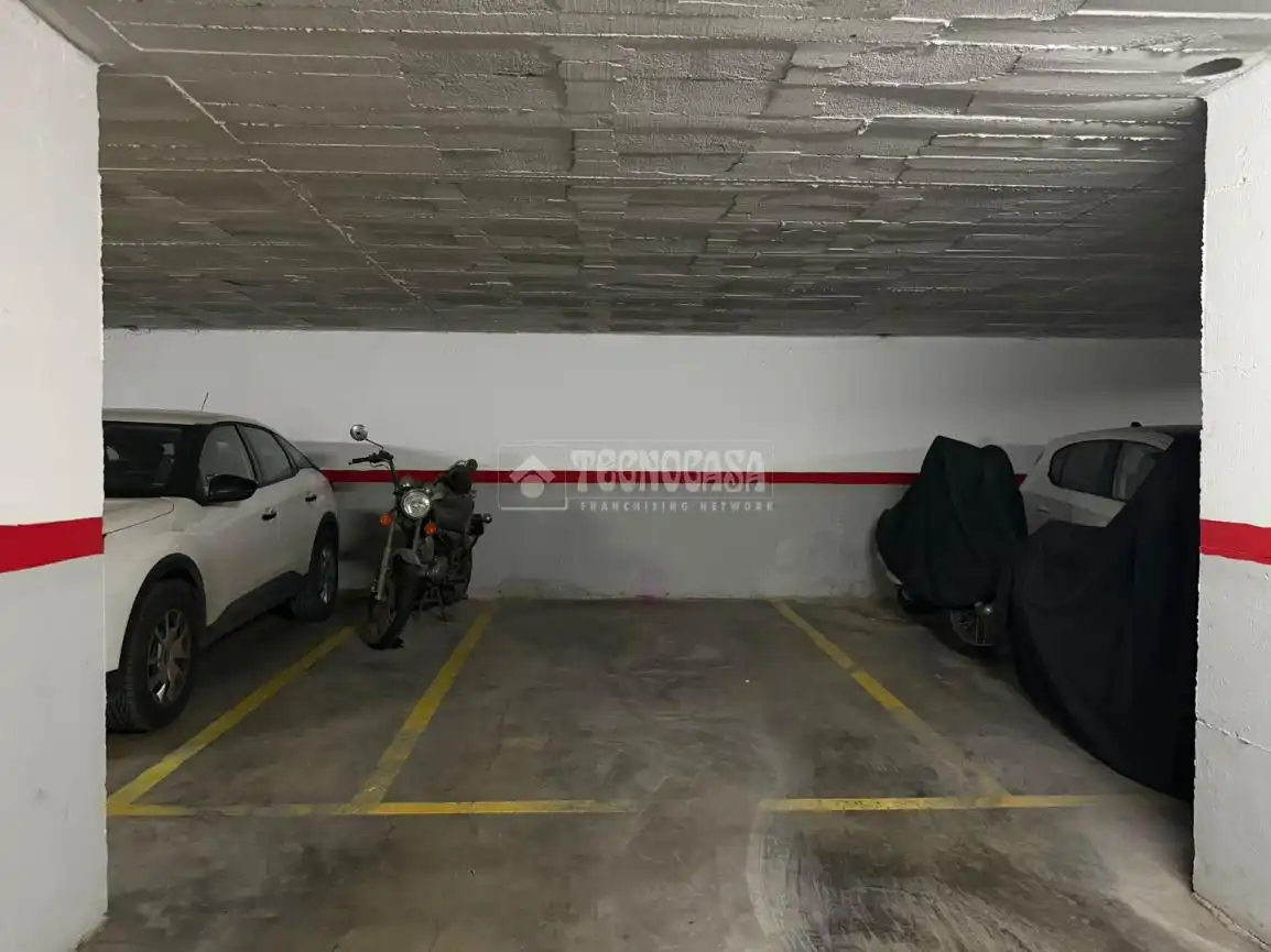 Parking de Piso en venta en Mijas con Terraza y Piscina comunitaria