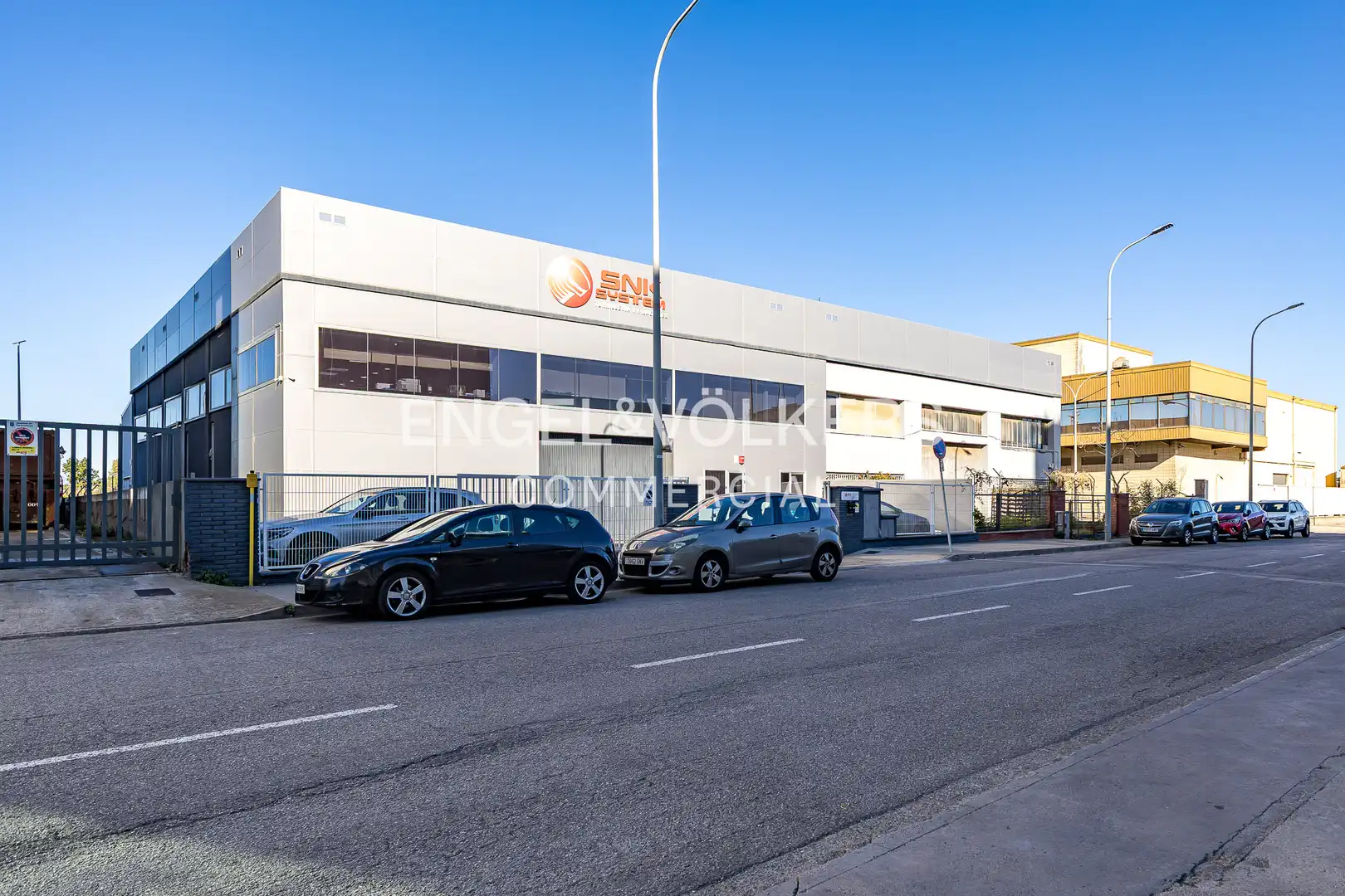Vista exterior de Nau industrial en venda en El Prat de Llobregat