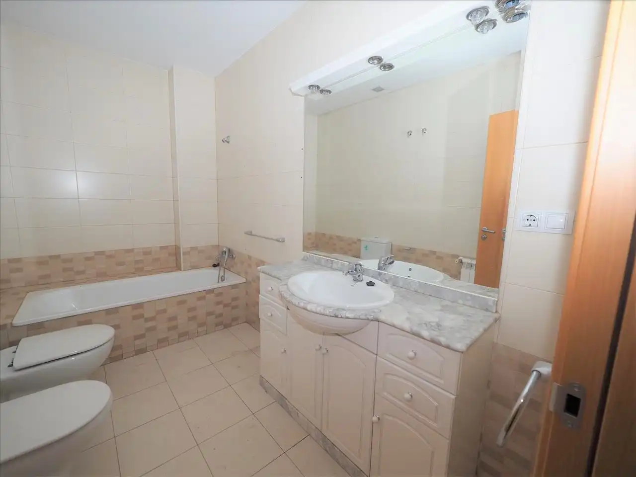 Badezimmer von Maisonette zum Verkauf in Torelló