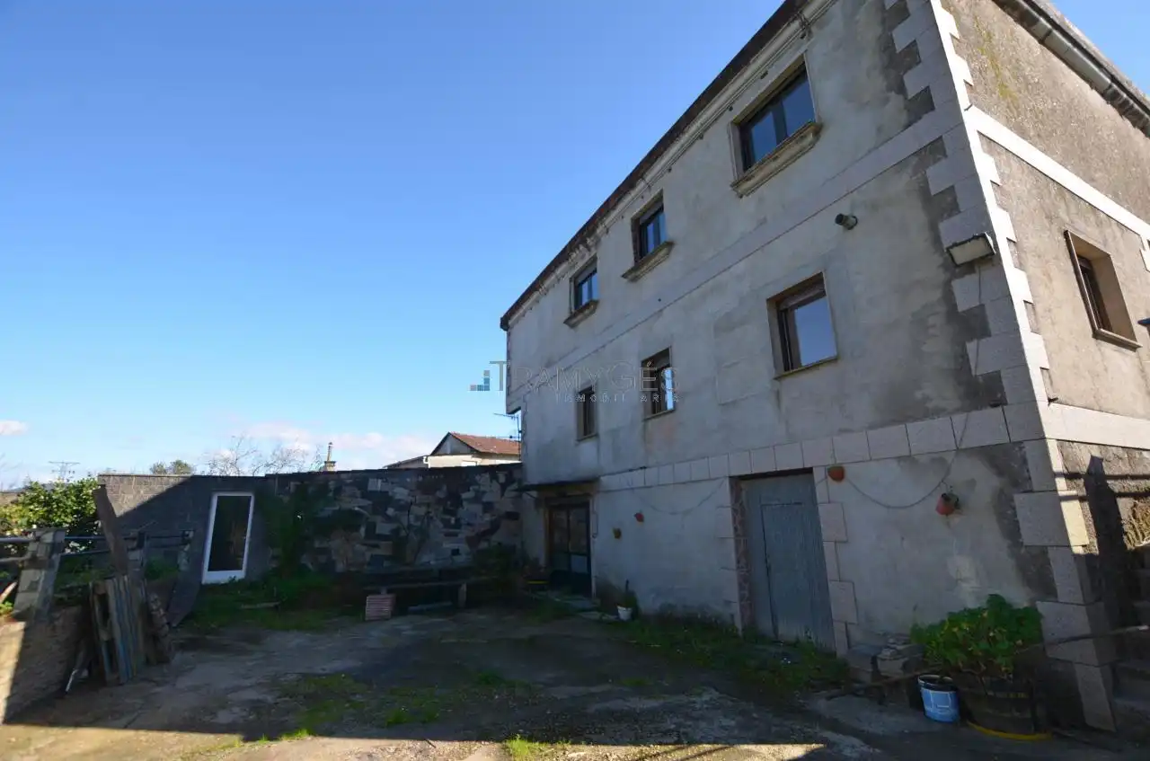 Vista exterior de Casa o xalet en venda en Tomiño amb Jardí privat, Terrassa i Traster
