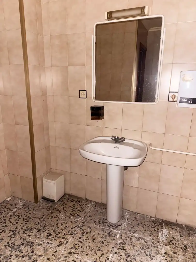 Badezimmer von Geschaftsraum zum Verkauf in Avenida de Madrid
