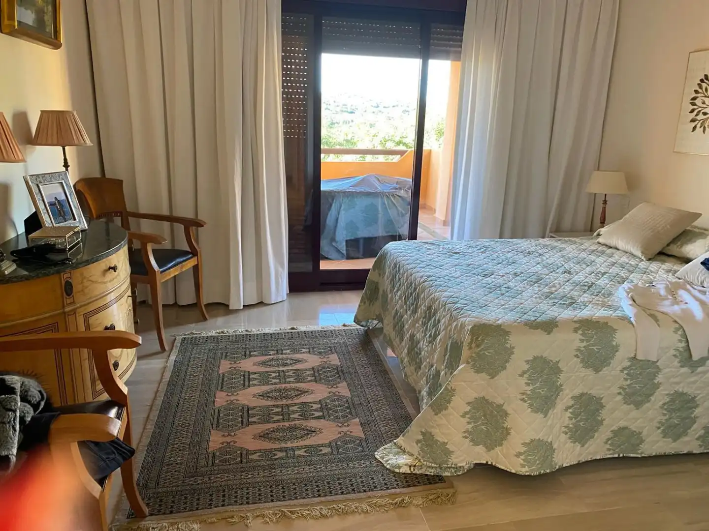 Dormitori de Apartament de lloguer en Sotogrande amb Aire condicionat, Calefacció i Terrassa