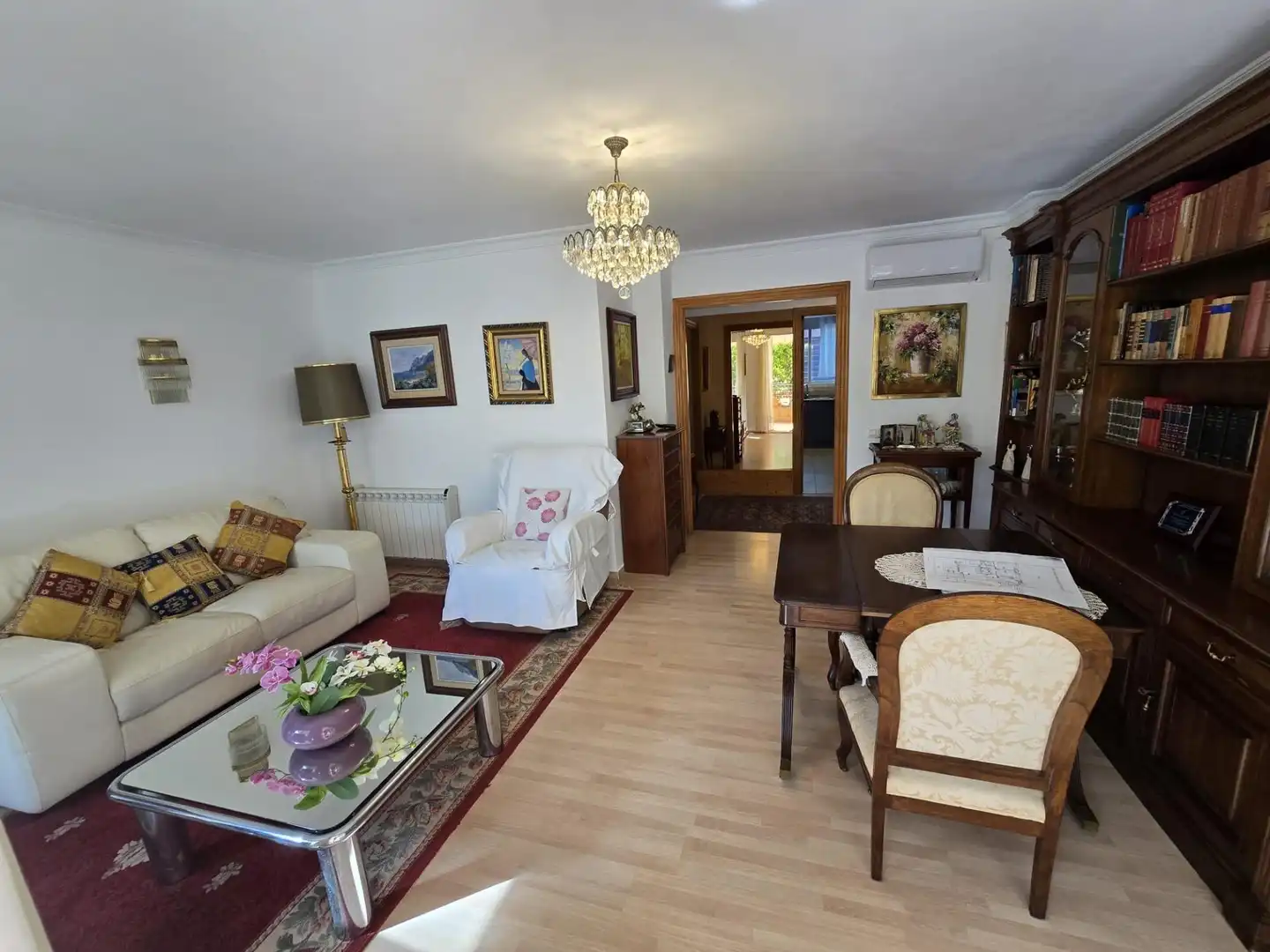 Sala d'estar de Pis en venda en Calvià amb Aire condicionat, Jardí privat i Terrassa