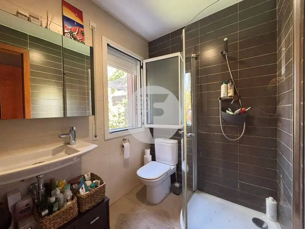 Bathroom of Detached homes for sale in L'Ametlla del Vallès  with Air Conditioner, Heating and Terrace