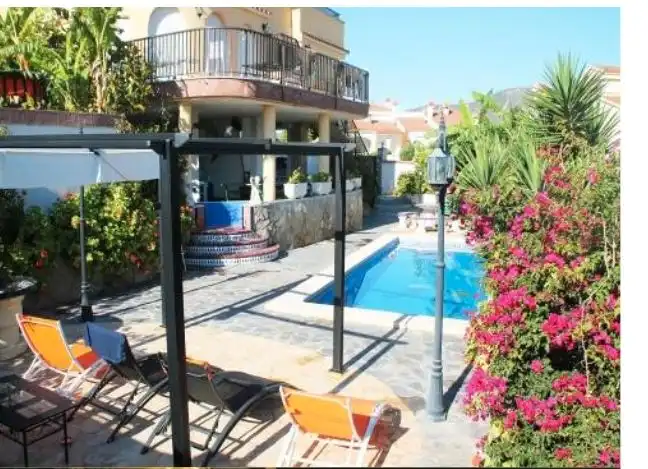 Schwimmbecken von Einfamilien-Reihenhaus zum Verkauf in Peñíscola / Peníscola
