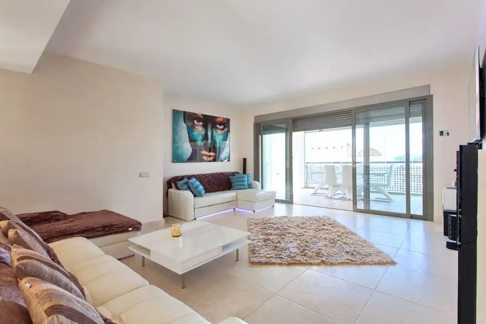Living room of Apartments for sale in Benahavís  with Air Conditioner, Heating and Private garden