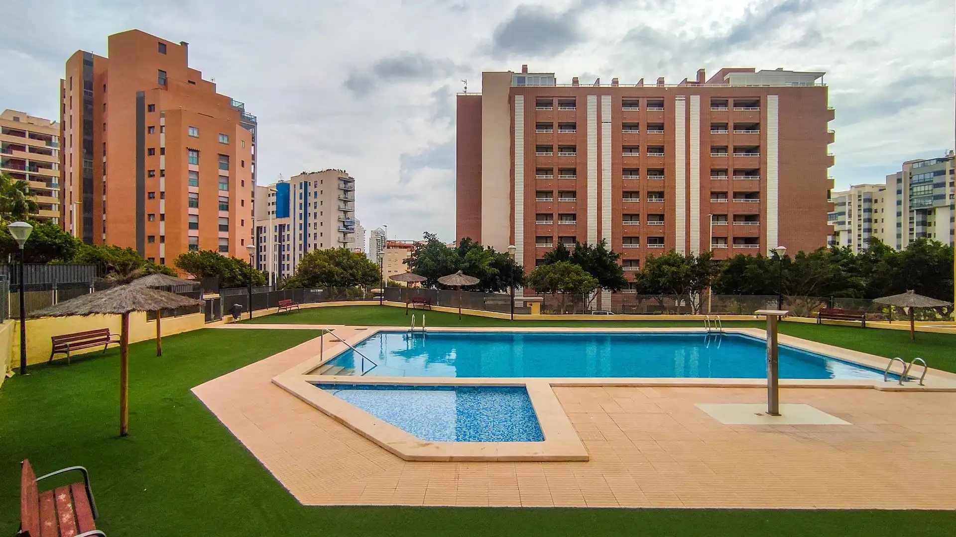 Piscina de Apartament en venda en Villajoyosa / La Vila Joiosa amb Aire condicionat, Moblat i Piscina comunitària