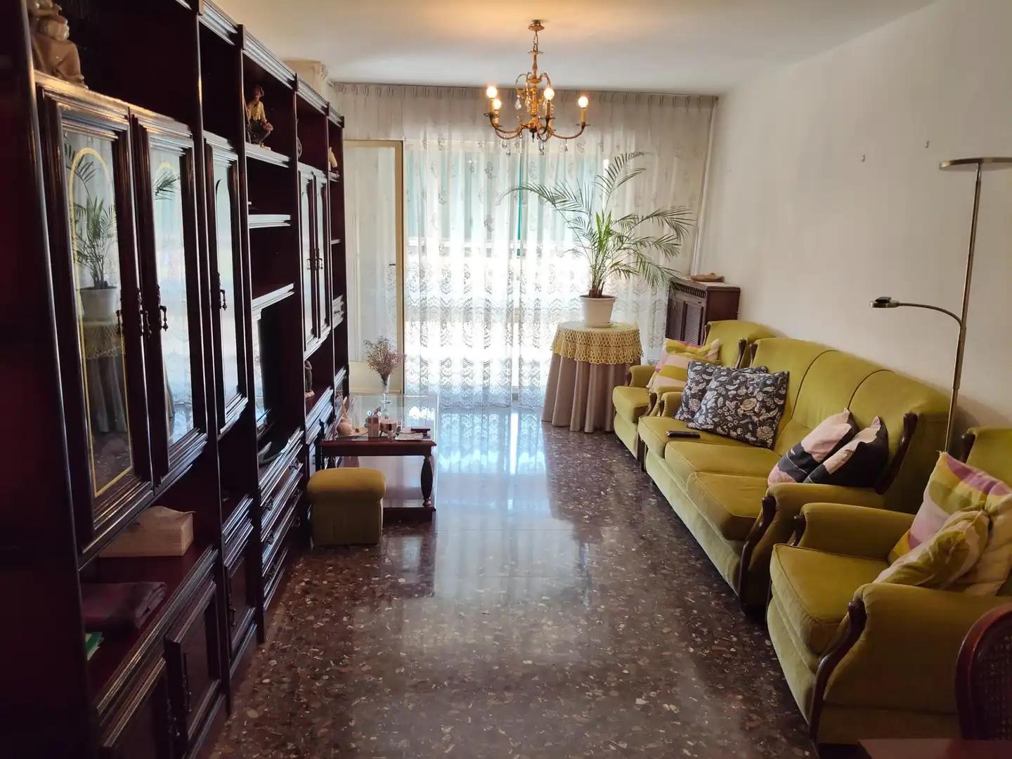 Living room of Flat for sale in  Zaragoza Capital  with Air Conditioner, Heating and Storage room