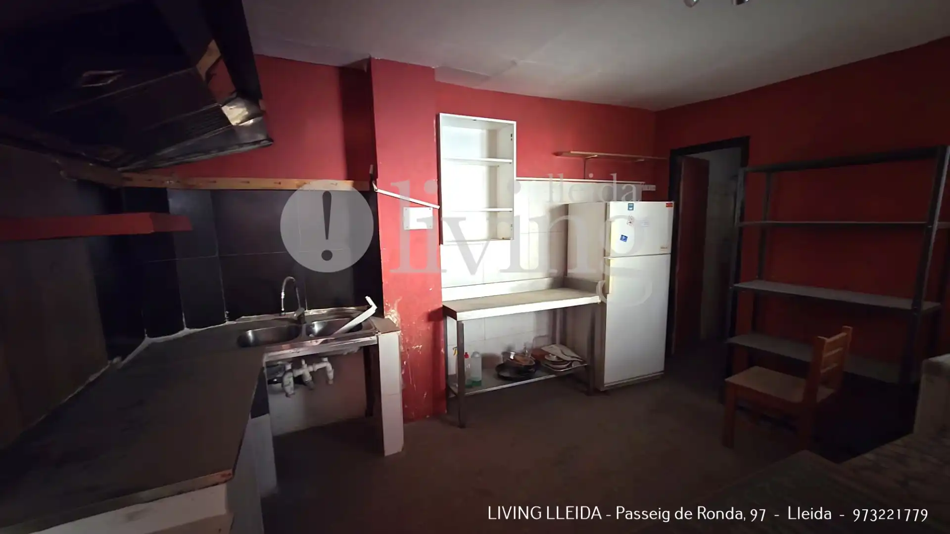 Cocina de Local en venta en Lleida con Amueblado