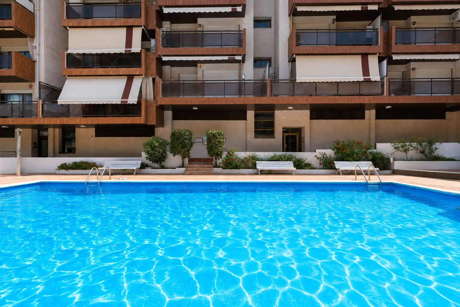 Piscina de Apartament en venda en Salou amb Jardí privat, Moblat i Forn