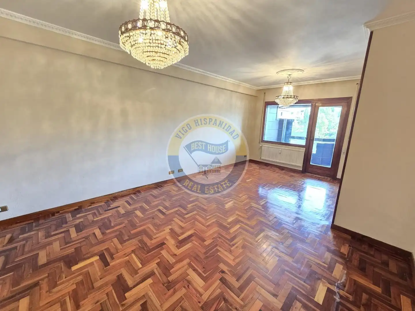 Comedor de Piso de alquiler en Vigo  con Calefacción, Parquet y Balcón