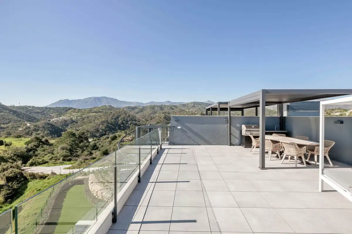 Penthouse with pool for sale in Selwo, imagen 8